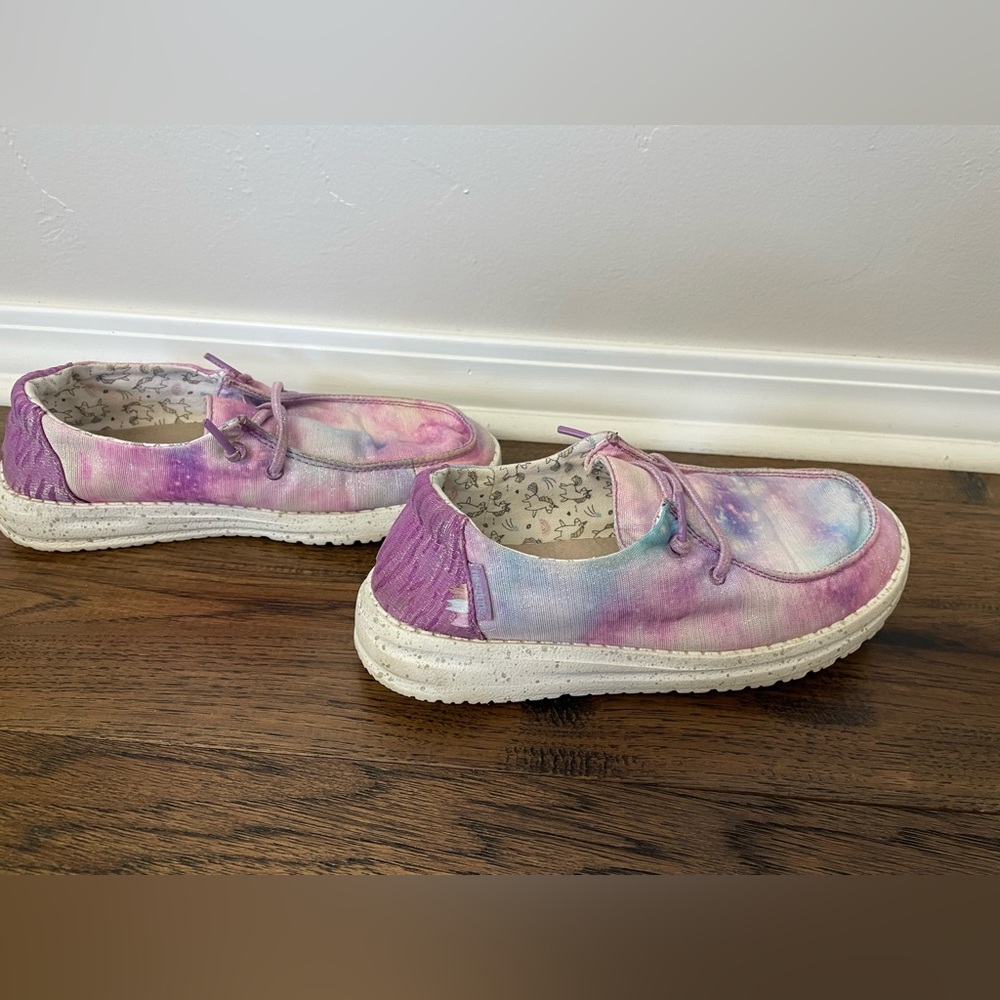 Hey Dude Shoes, size 4.5Y, 5L. - Picture 3 of 9